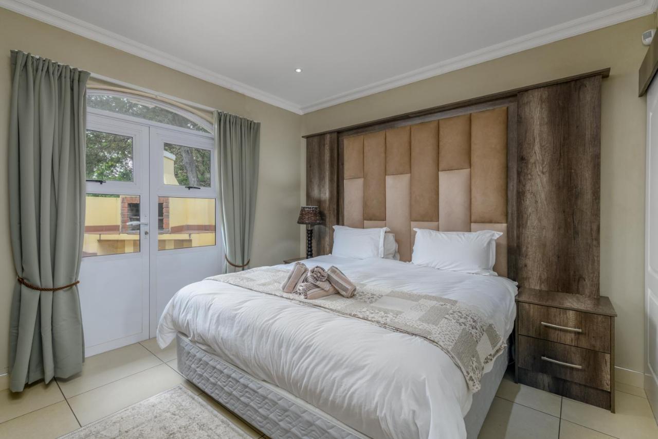 Villa Caylee Caribbean Estates - Ultra-Luxurious - Rimas Interiors Designs - Private Beachfront Escape - Premium Serviced For 8 Guests Port Edward Zewnętrze zdjęcie
